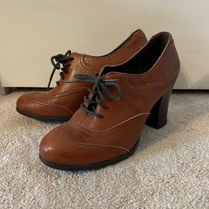Born Lace Up Wingtip Oxford Heel